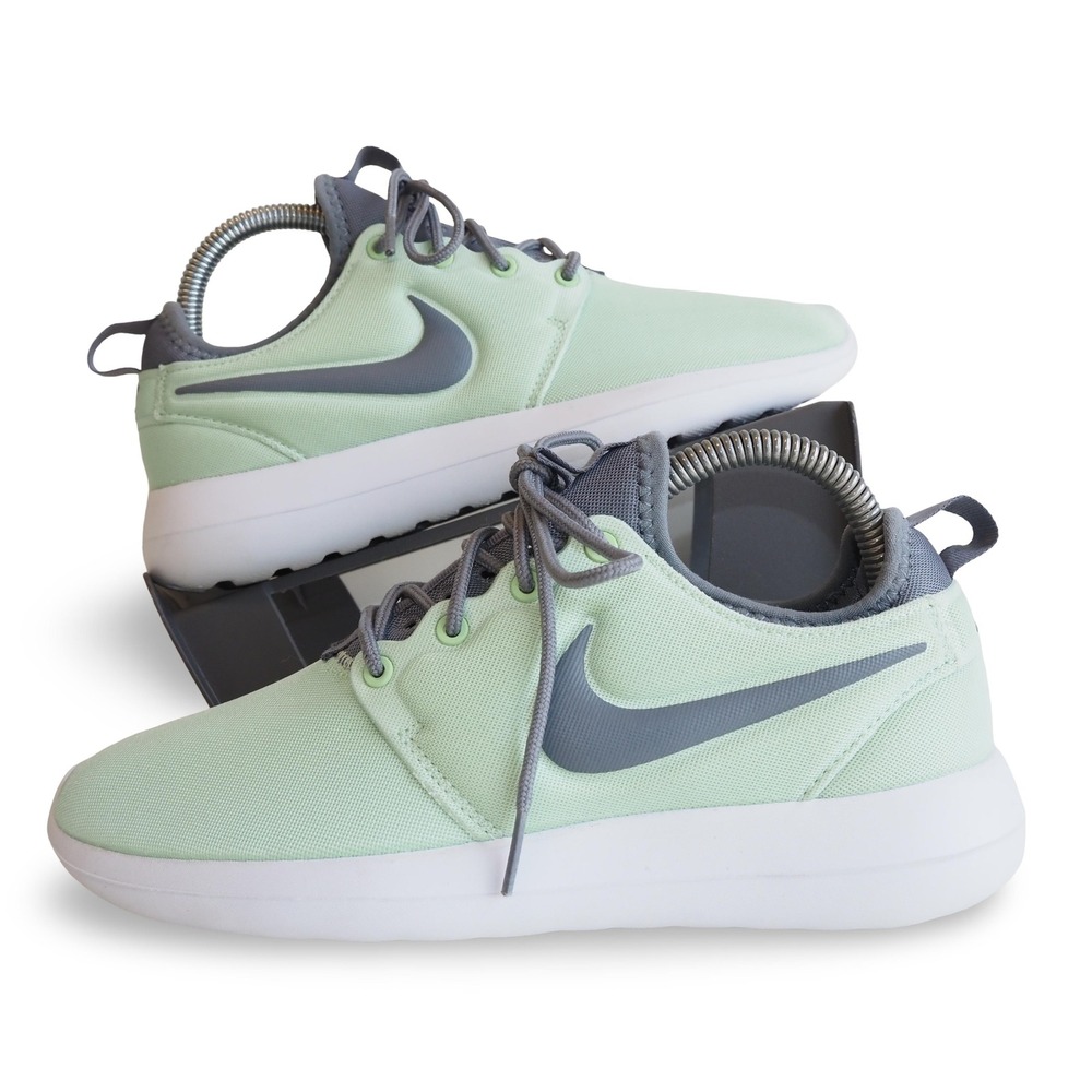 Nike Roshe Two Athletic Running Shoes Womens 7 Fresh Mint Green 844931-303